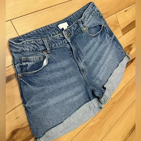 H&M Denim Shorts - Size 14 - Picture 1 of 4